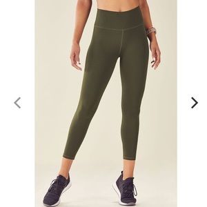 OLIVE FABLETICS LEGGINGS!!